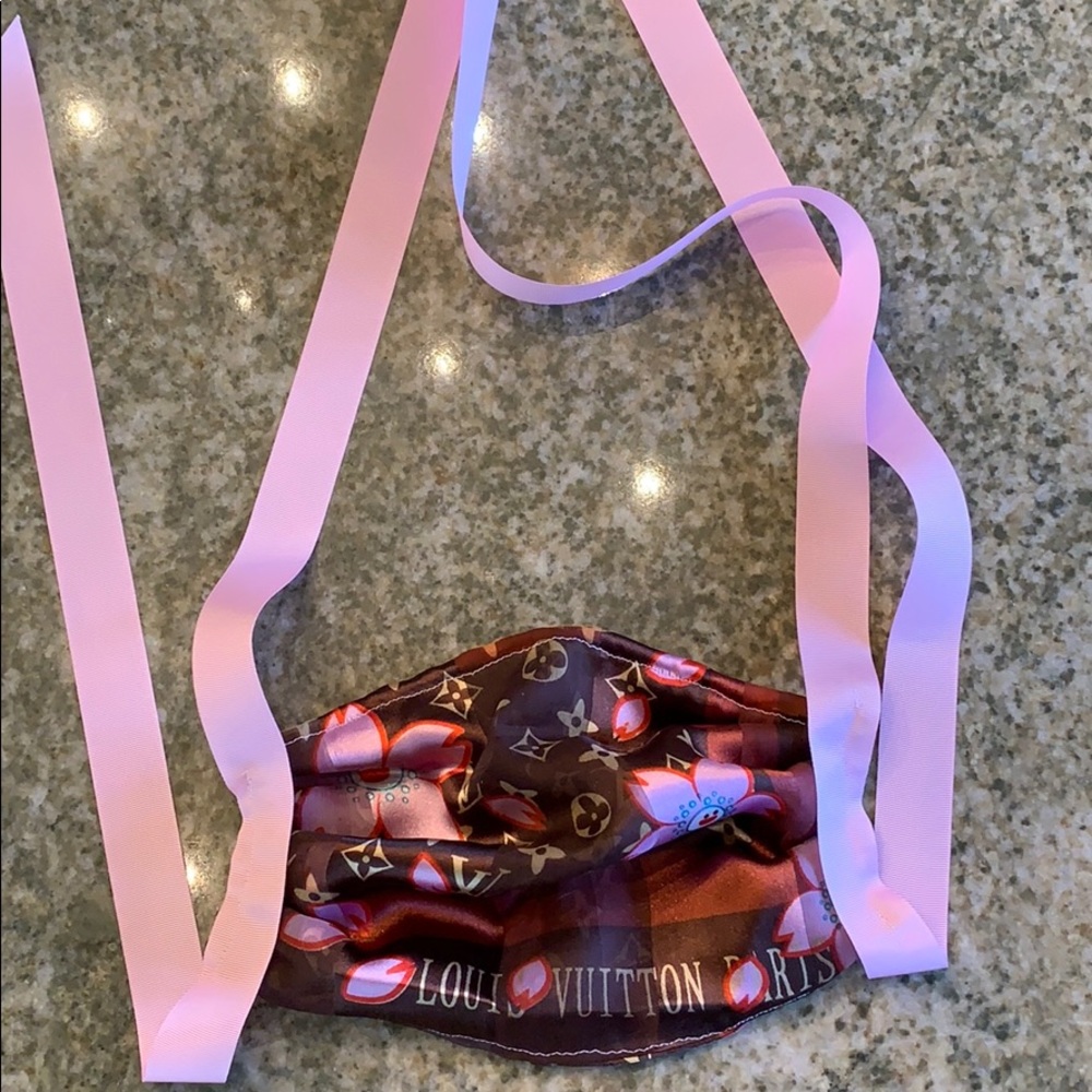Silk face mask with grosgrain ribbon